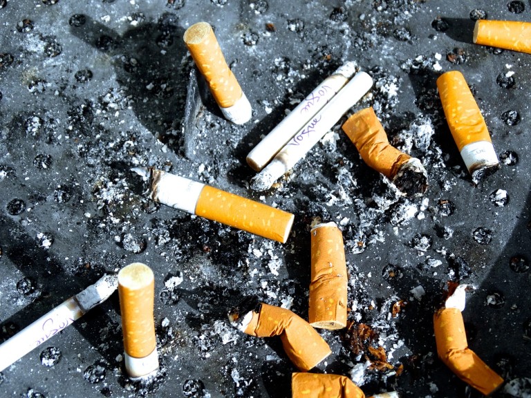 Niezwykle bez liku jednostkek uzalewżnionych jest od pykania papierosów